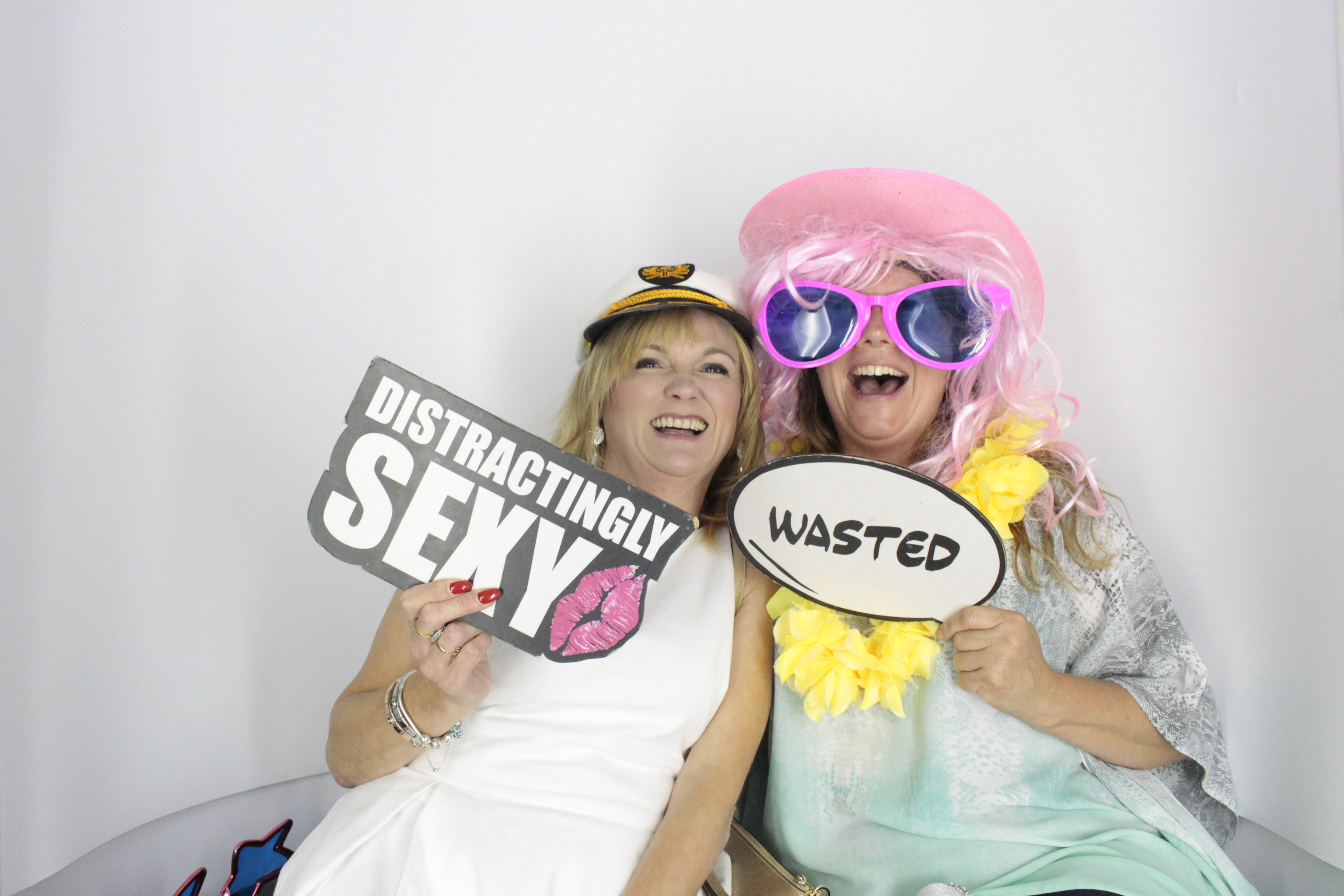 Nadine 40th Birthday  | View more photos from the event at gallery.myphotoboothexperience.co.uk/u/MyPhotoBoothExperienceLtd/Nadine-40th-Birthday